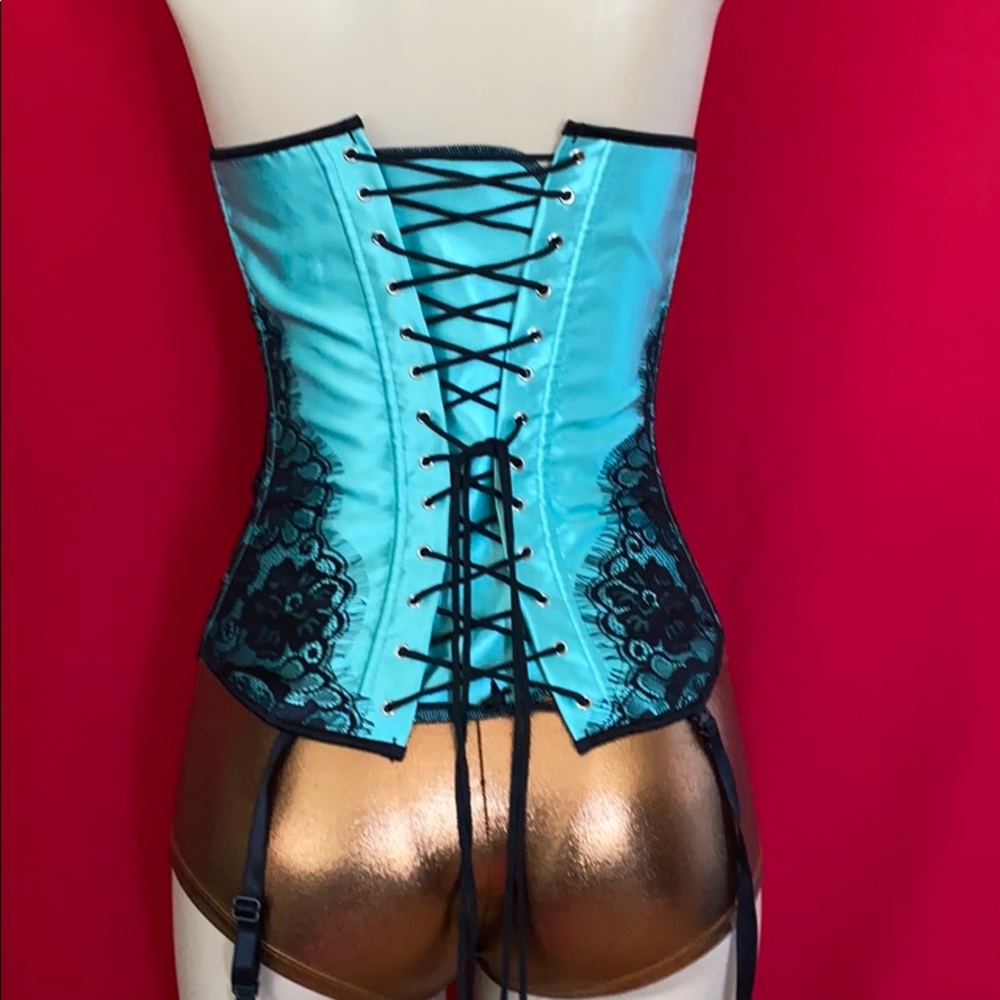 Corset - Picture 6 of 6